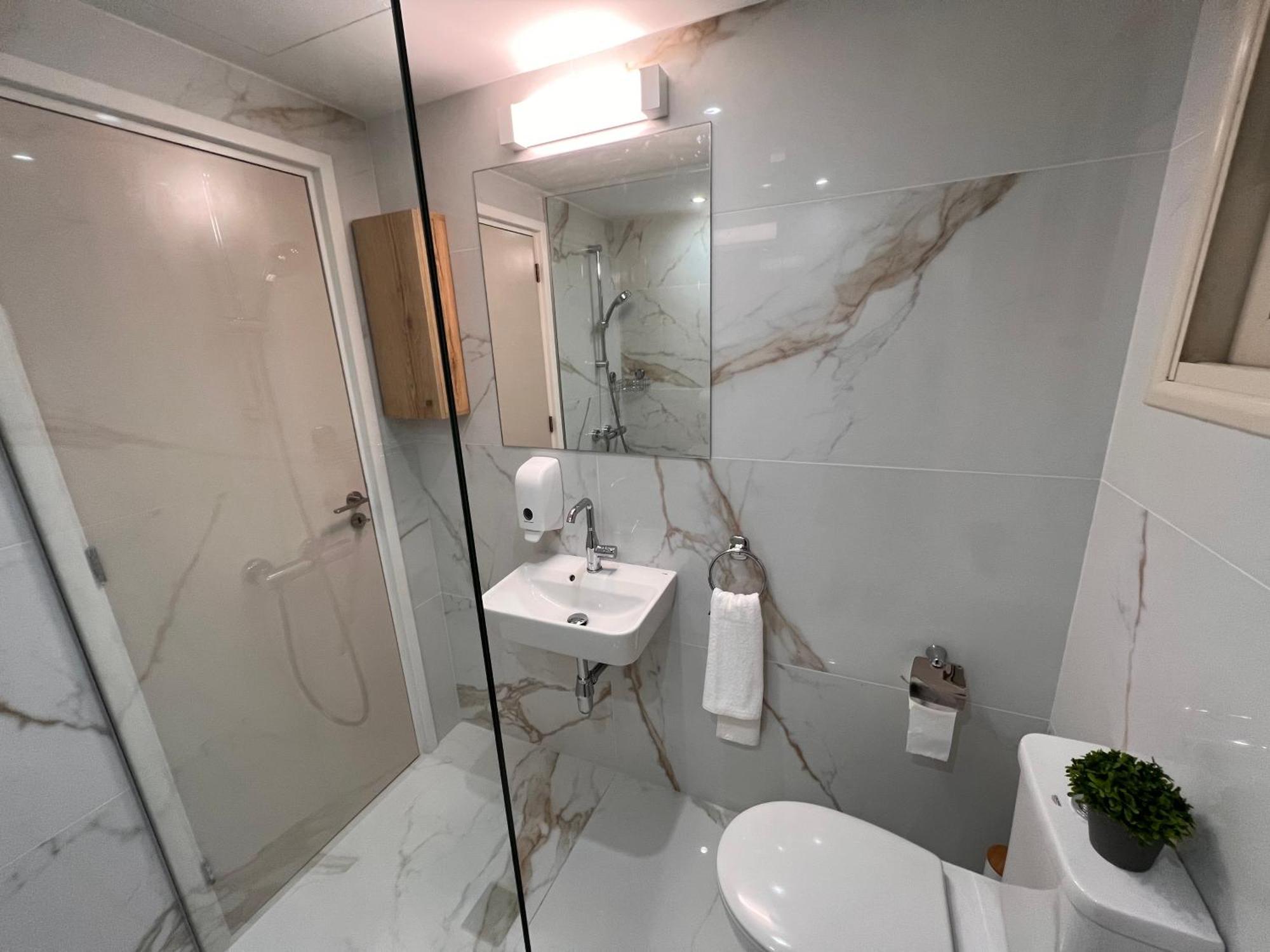 Earth Apartment Larnaca Dış mekan fotoğraf