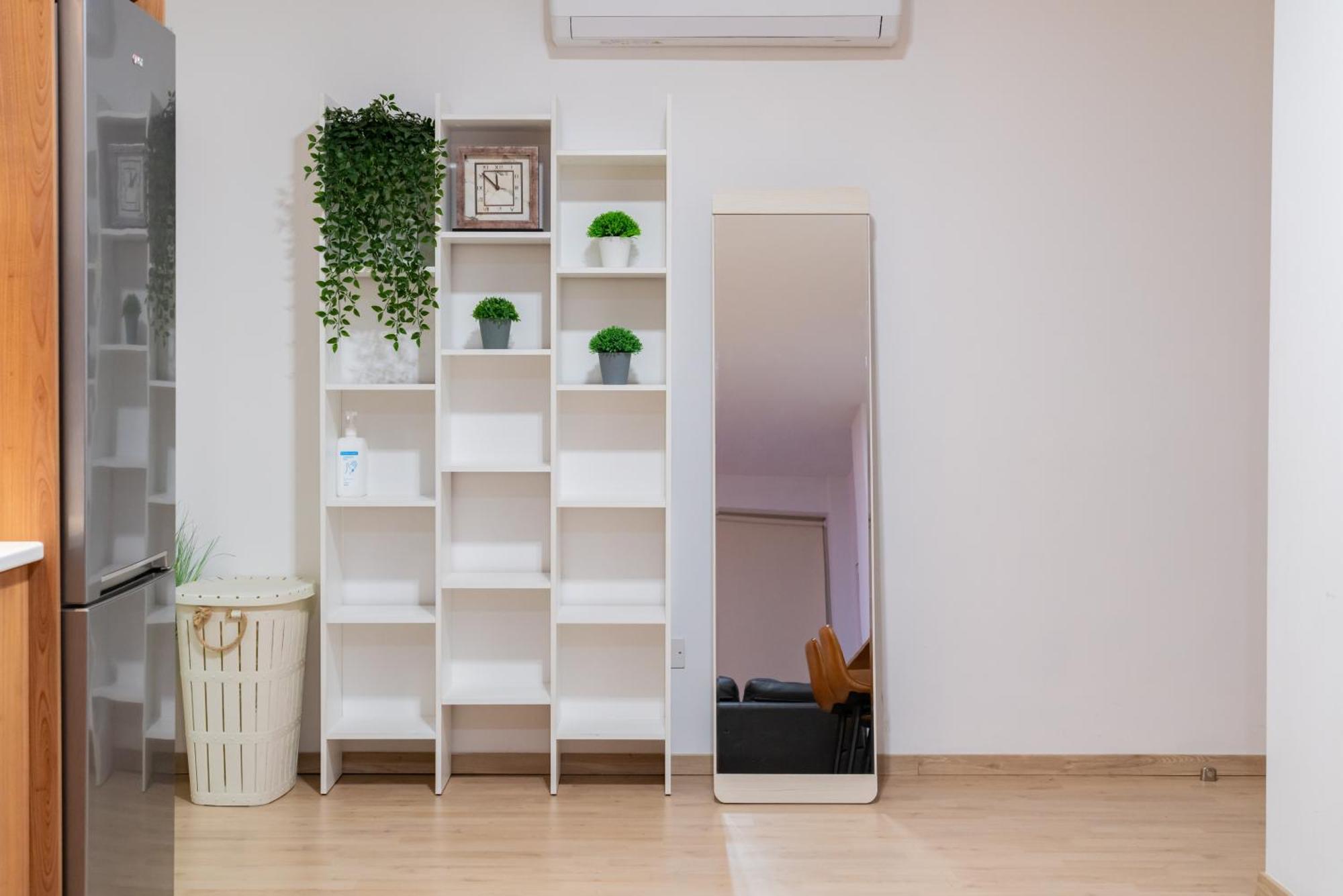 Earth Apartment Larnaca Dış mekan fotoğraf